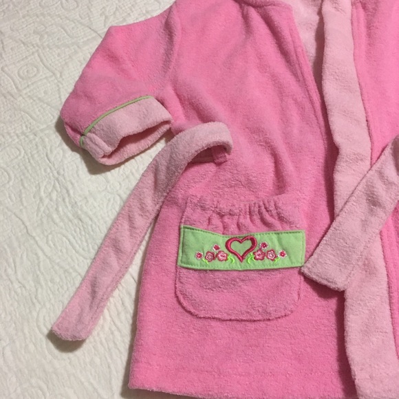 18m (4/$20) Disney Piglet Bathrobe - Picture 4 of 8